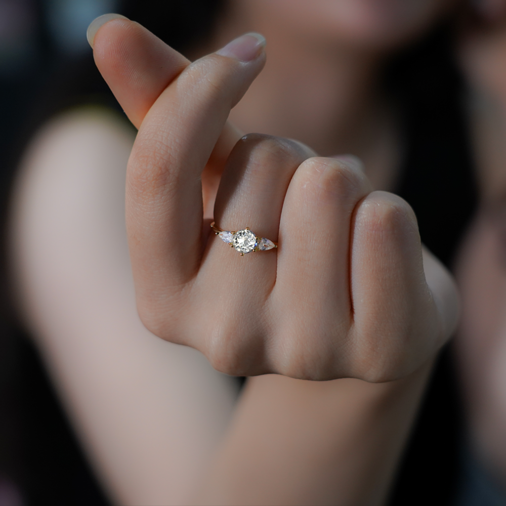 Pierścionek Trinity Radiance